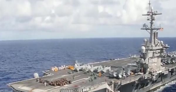 Tàu khu trục Hải quân chạm trán tàu chiến Iran ở Vịnh Ba Tư