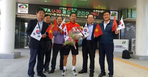 Chính quyền thành phố Cheonan thăm U20 Việt Nam
