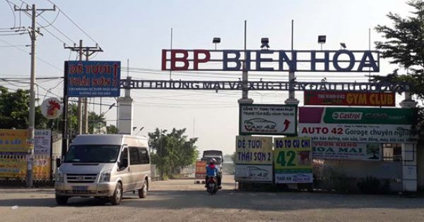 'Xẻ thịt' đất sân bay Biên Hòa