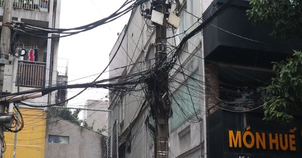 TPHCM: Đáng lo ngại hệ thống dây điện chằng chịt
