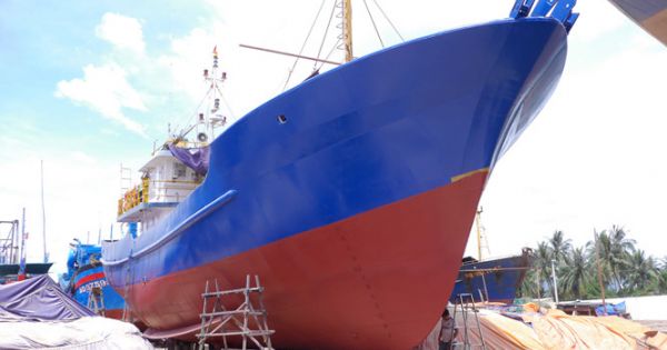 Bình Định: Đóng tàu vỏ thép “dỏm” lại không chấp nhận bồi thường cho ngư dân