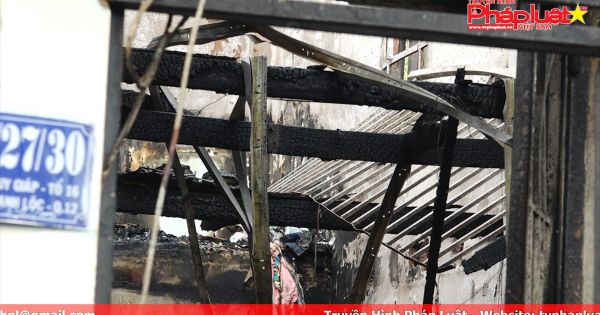 TPHCM: Căn nhà bốc cháy cả khu phố hoảng loạn