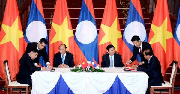 12 văn kiện hợp tác đưa Việt-Lào lên tầm cao mới