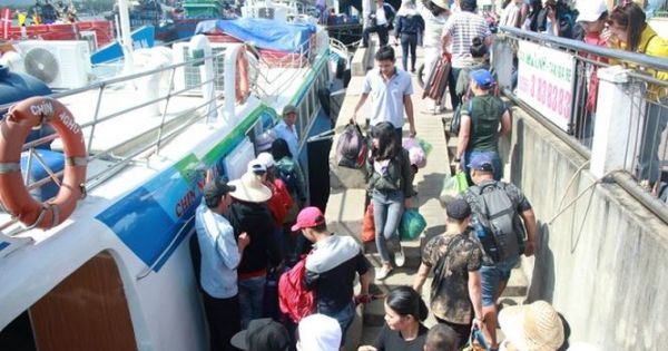 Tết Mậu Tuất 2018: Đảo Lý Sơn đón hơn 6.000 khách du xuân