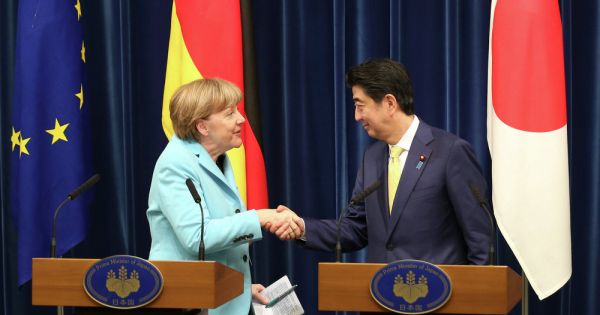 Đức bắt tay Nhật Bản đối phó xung đột thương mại với Mỹ