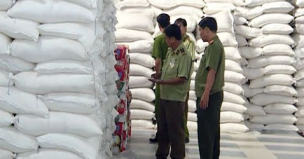 Quảng Nam: Bắt quả tang kho chứa 100 tấn đường nhập lậu