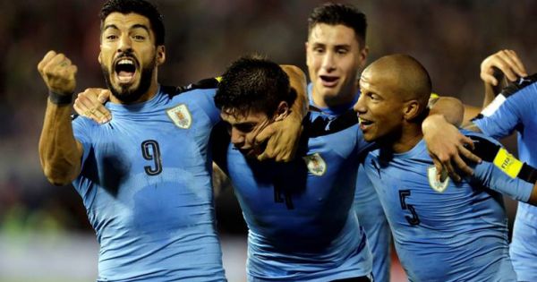 World Cup 2018: Nga giữ chân, Uruguay giành thắng lợi 3-0 và đoạt ngôi đầu bảng A