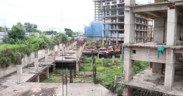 Hà Nội: Cảnh hoang tàn ở tổ hợp chung cư 
