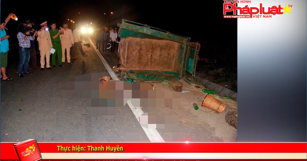 Gia Lai: Tai nạn thảm khốc giữa xe tải và máy cày khiến 22 người thương vong
