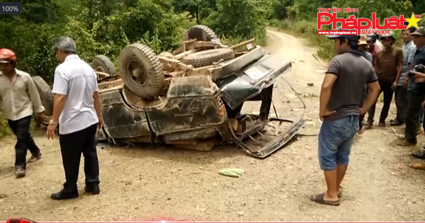Lật xe chở gỗ lậu khiến 2 người tử vong tại khu rừng quản lý ‘‘nghiêm ngặt’’