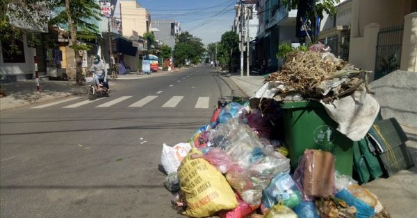 Dân chặn xe môi trường, TP.Quảng Ngãi ngập rác