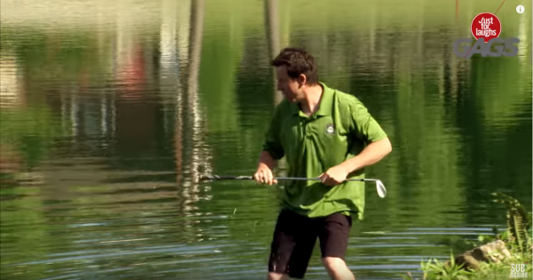 Cười chút chơi: Golfing While Underwater
