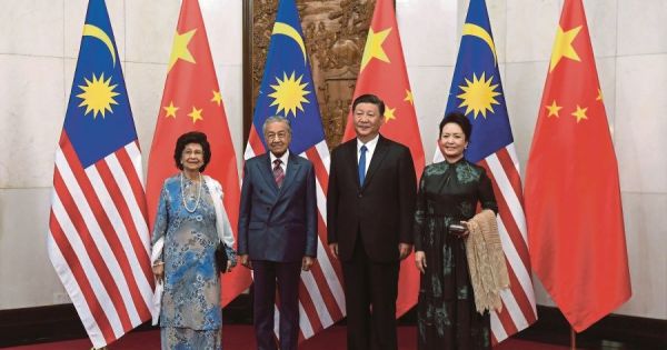Thủ tướng Malaysia thăm Trung Quốc, bàn nhiều vấn đề song phương
