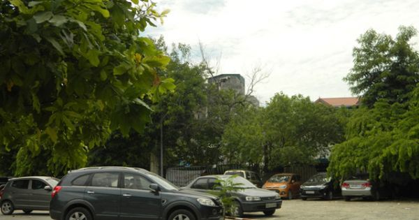 Hà Nội: “Xẻ thịt” công viên trông giữ ôtô