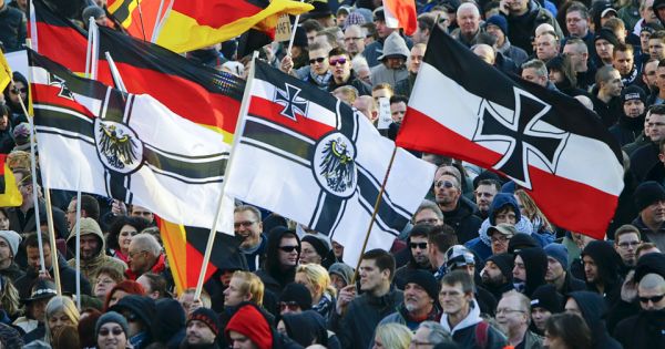 Thành phố ở Đức hỗn loạn vì biểu tình giữa các phe nhóm
