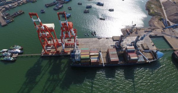 Xem xét để nhà nước trở lại nắm cổ phần chi phối cảng Quy Nhơn