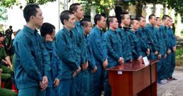 15 thanh niên tấn công trụ sở cảnh sát ở Bình Thuận lãnh án