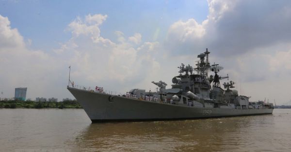 Tàu khu trục Ấn Độ thăm chính thức Việt Nam