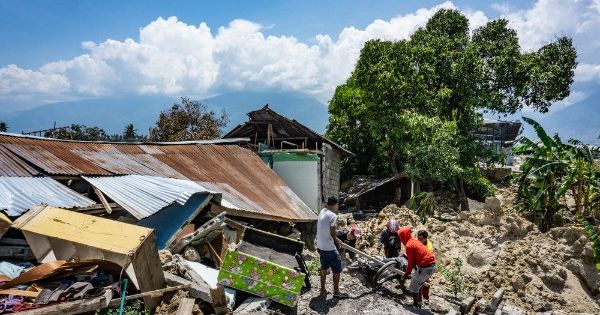Thảm họa kép Sulawesi: Hi vọng tìm kiếm người sống sót cạn dần