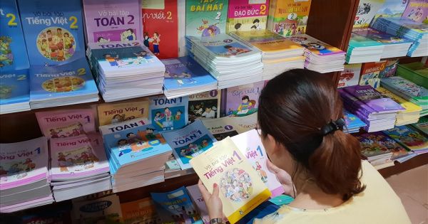Bộ trưởng Phùng Xuân Nhạ nhận trách nhiệm về lãng phí sách giáo khoa