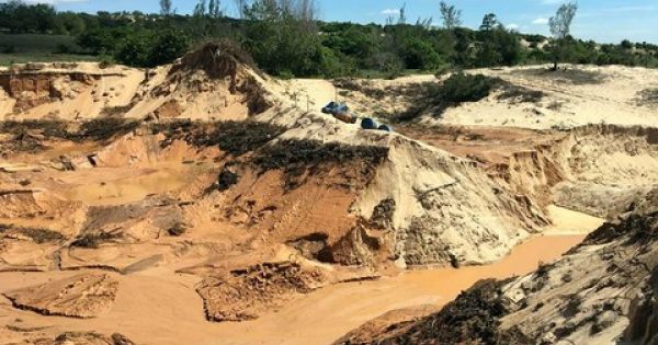 Đột xuất kiểm tra khai thác titan trái phép ở mỏ Suối Nhum, Bình Thuận