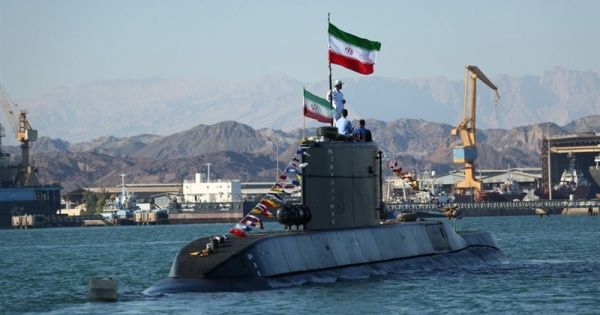 Iran tuyên bố phóng thử thành công tên lửa hành trình từ tàu ngầm