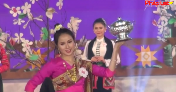 Thiếu nữ dân tộc Thái đăng quang cuộc thi Người đẹp Hoa Ban 2019