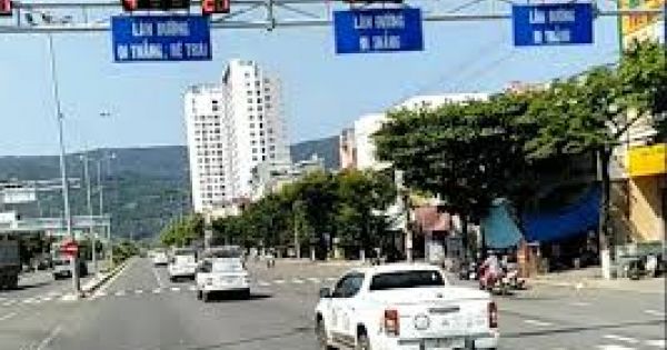 Vụ đoàn xe vượt đèn đỏ tại Đà Nẵng: Tước giấy phép lái xe 2 tháng