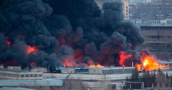 Cháy lớn ở xưởng sản xuất tên lửa hàng đầu của Nga