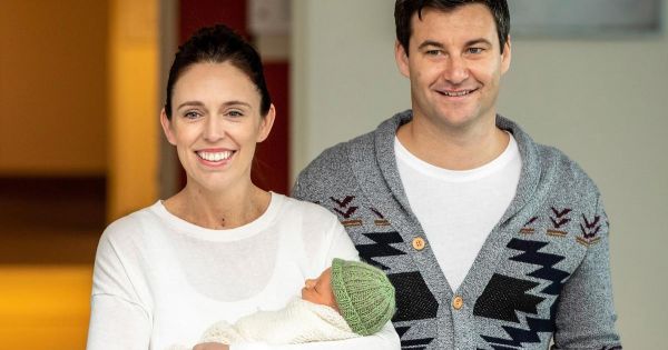 Thủ tướng New Zealand đính hôn sau gần 1 năm sinh con gái