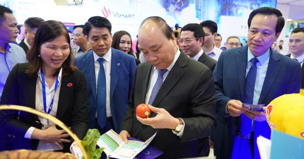 Thủ tướng dự Diễn đàn phát triển doanh nghiệp công nghệ Việt Nam