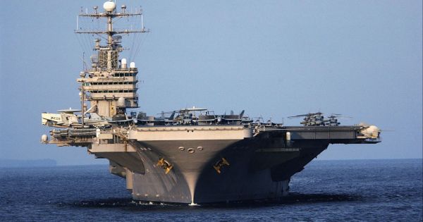 Iran dọa biến tàu sân bay Mỹ ở Vùng vịnh thành 
