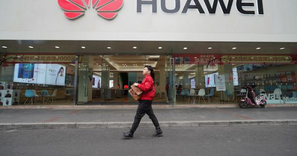Google bắt đầu ngừng nhiều hoạt động kinh doanh với Huawei