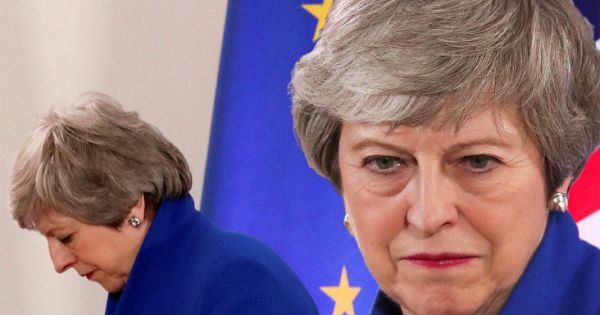 Thủ tướng Anh chấp nhận khả năng trưng cầu dân ý lần 2 để cứu Brexit