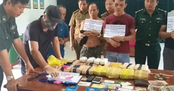 Quảng Trị: Bắt 3 nghi phạm Lào vận chuyển 100.000 viên ma túy