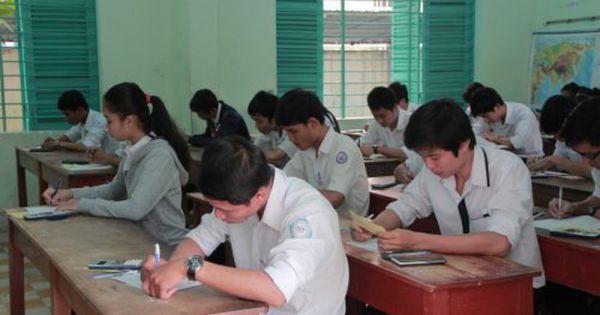 Cán bộ Sở Giáo dục Đào tạo Bình Thuận là người làm lộ đề kiểm tra văn lớp 12