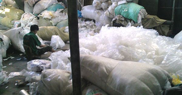 TPHCM: Tăng kiểm tra thuế bảo vệ môi trường với doanh nghiệp sản xuất túi ni lông