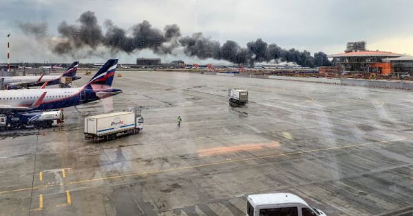 Máy bay chở khách Nga ngừng bay khẩn cấp vì sự cố trong buồng lái