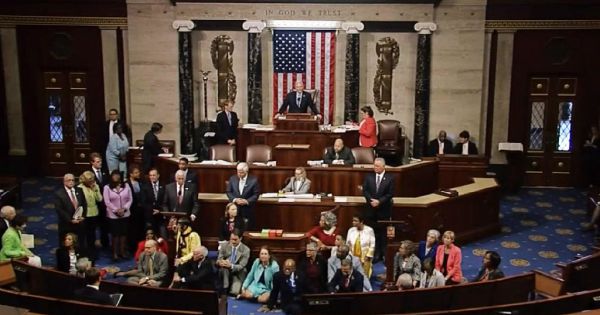 Hạ viện Mỹ thông qua dự luật ngân sách tài khóa 2020