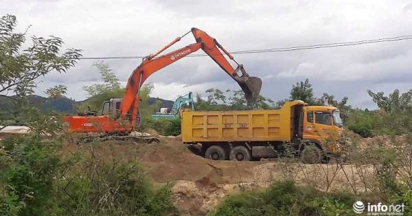 Đắk Lắk: Tàu không số, không đăng ký rầm rộ hút cát trái phép trên sông Krông Nô