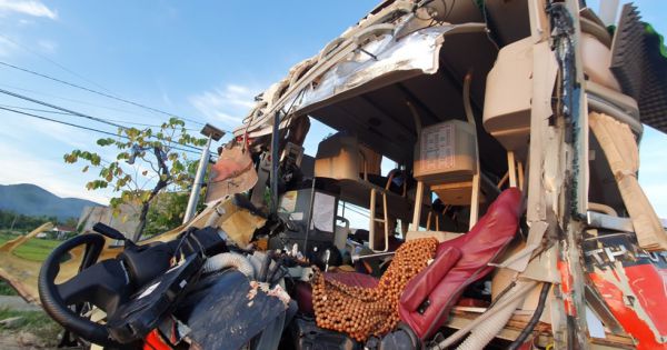 Khánh Hòa: Tai nạn giữa 2 xe khách, 40 người nhập viện, 1 người chết