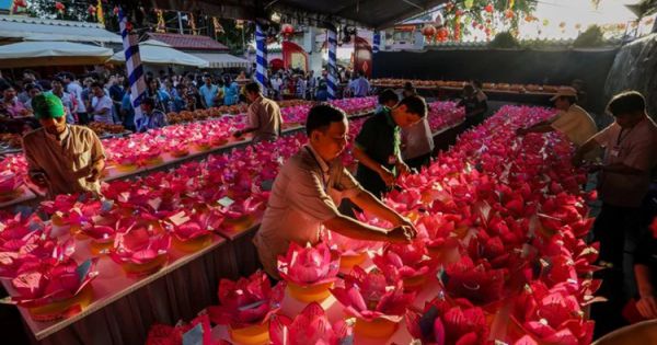 Giáo hội Phật giáo Việt Nam kêu gọi không thả hoa đăng nhựa, bảo vệ môi trường