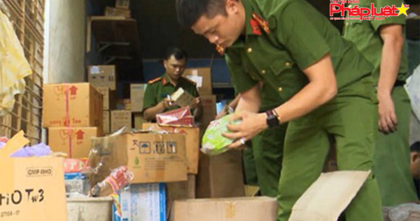 Đà Nẵng: Phát hiện kho hàng dược liệu, thực phẩm chức năng hết hạn