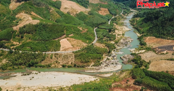 Những dòng sông khô cạn khiến Đà Nẵng thiếu nước sinh hoạt
