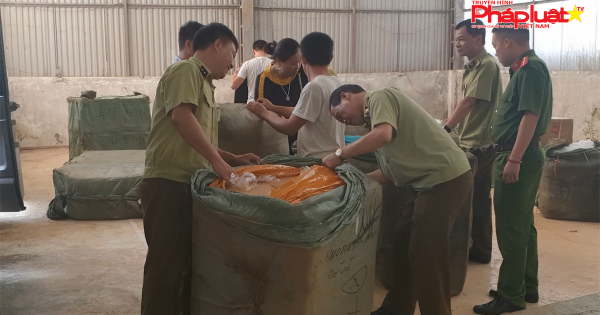 Lạng Sơn: Tạm giữ lô hàng may mặc trị giá trên 80 triệu đồng