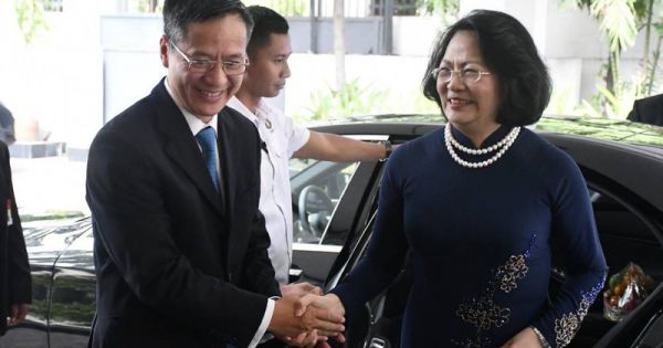 Phó Chủ tịch nước Đặng Thị Ngọc Thịnh thăm ĐSQ Việt Nam tại Indonesia