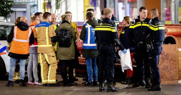 Hà Lan: Tấn công bằng dao dịp Black Friday, 3 người bị thương