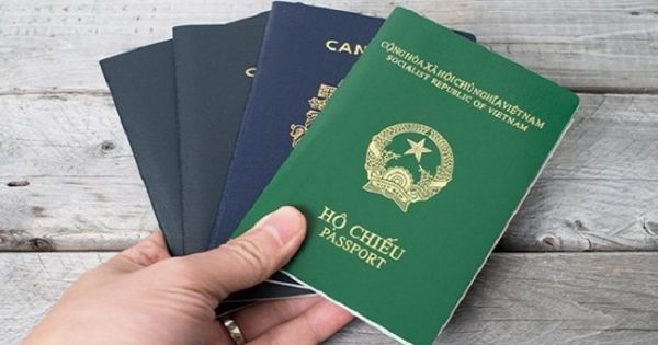 Trẻ em dưới 14 tuổi không được cấp hộ chiếu gắn chíp