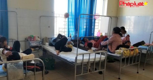 Hơn 80 trẻ em nhập viện trong đêm, nghi ngộ độc thực phẩm