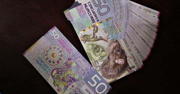 Độc đáo tiền lì xì in hình chuột hút khách trước dịp Tết Nguyên đán Canh Tý
